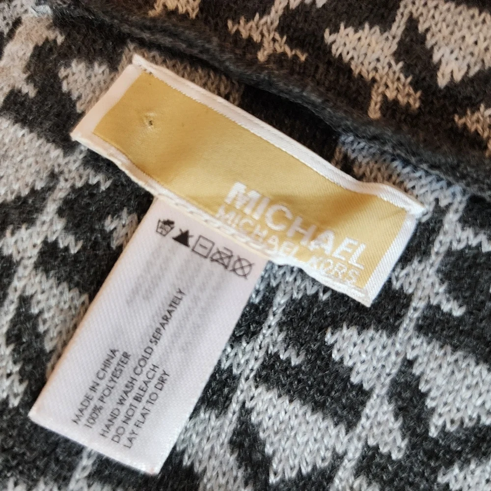 EUC Michael Kors Infinity‎ Scarf